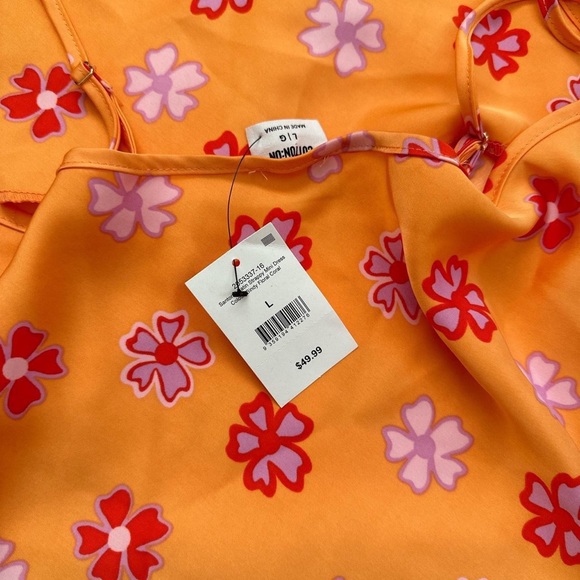 ⭐️COTTON ON - SATIN FLORAL A-LINE MINI DRESS IN ORANGE - Picture 2 of 2